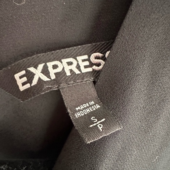 Express low cut blouse - Picture 3 of 6